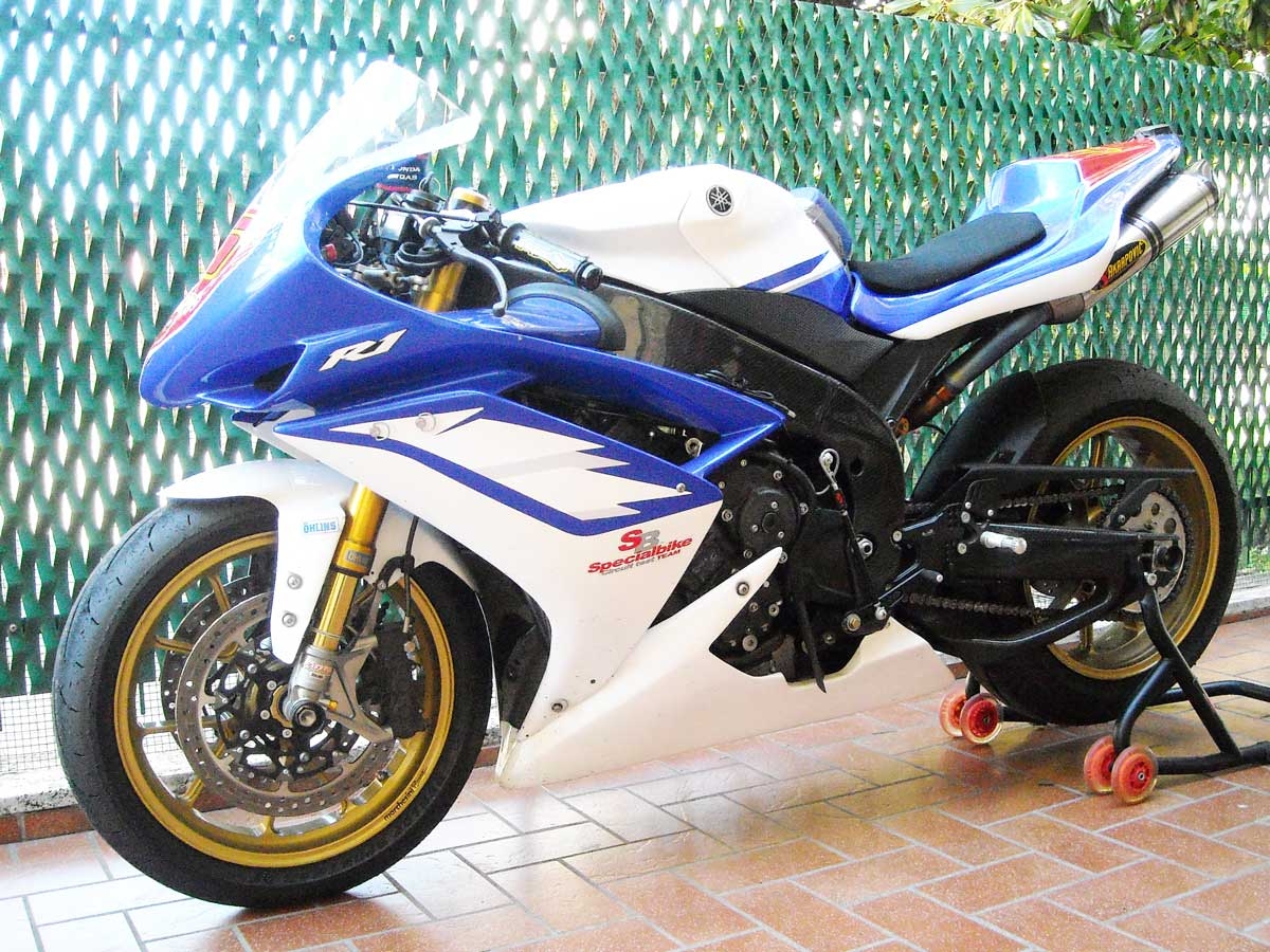 Yamaha R1